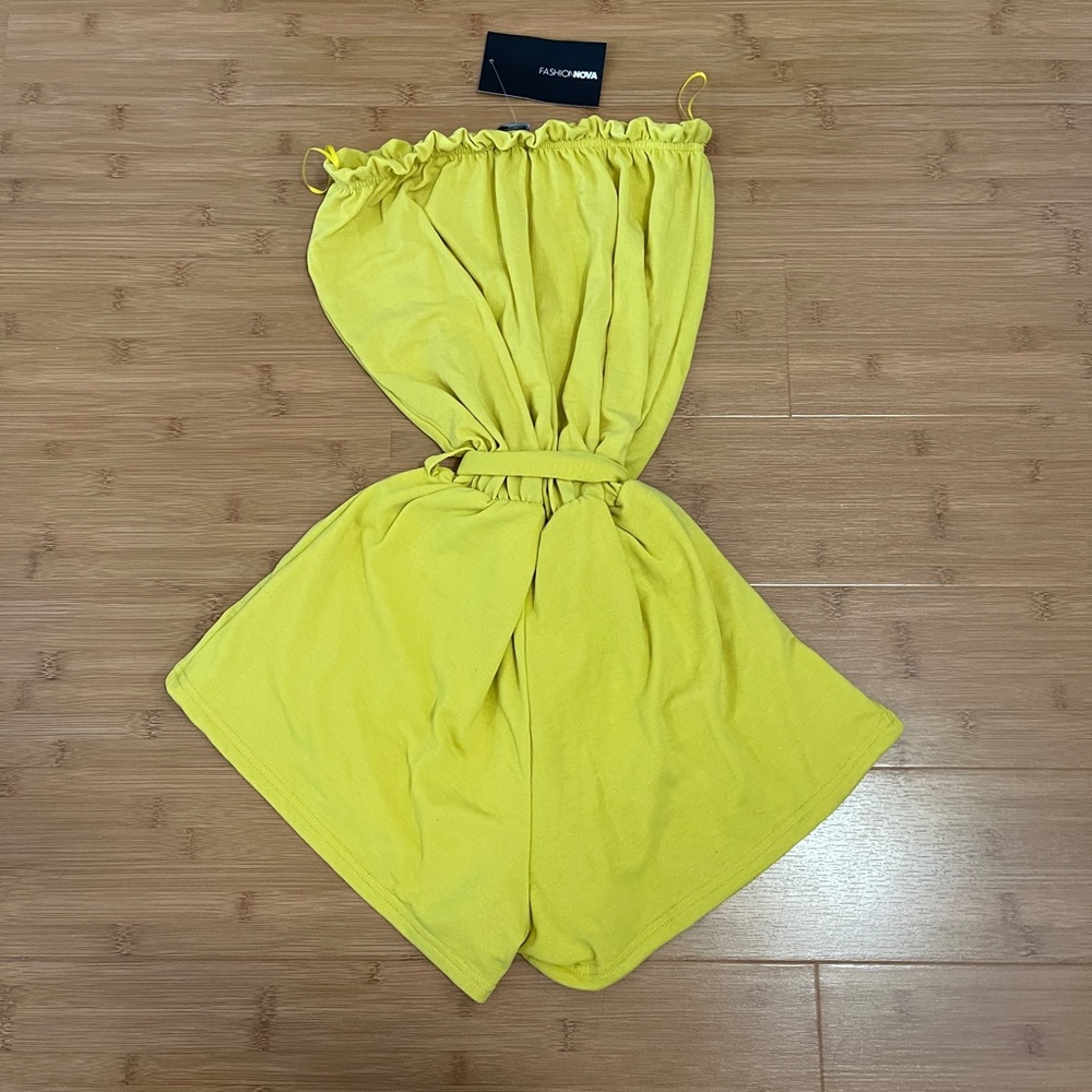 FASHION NOVA ROMPER - Picture 5 of 6